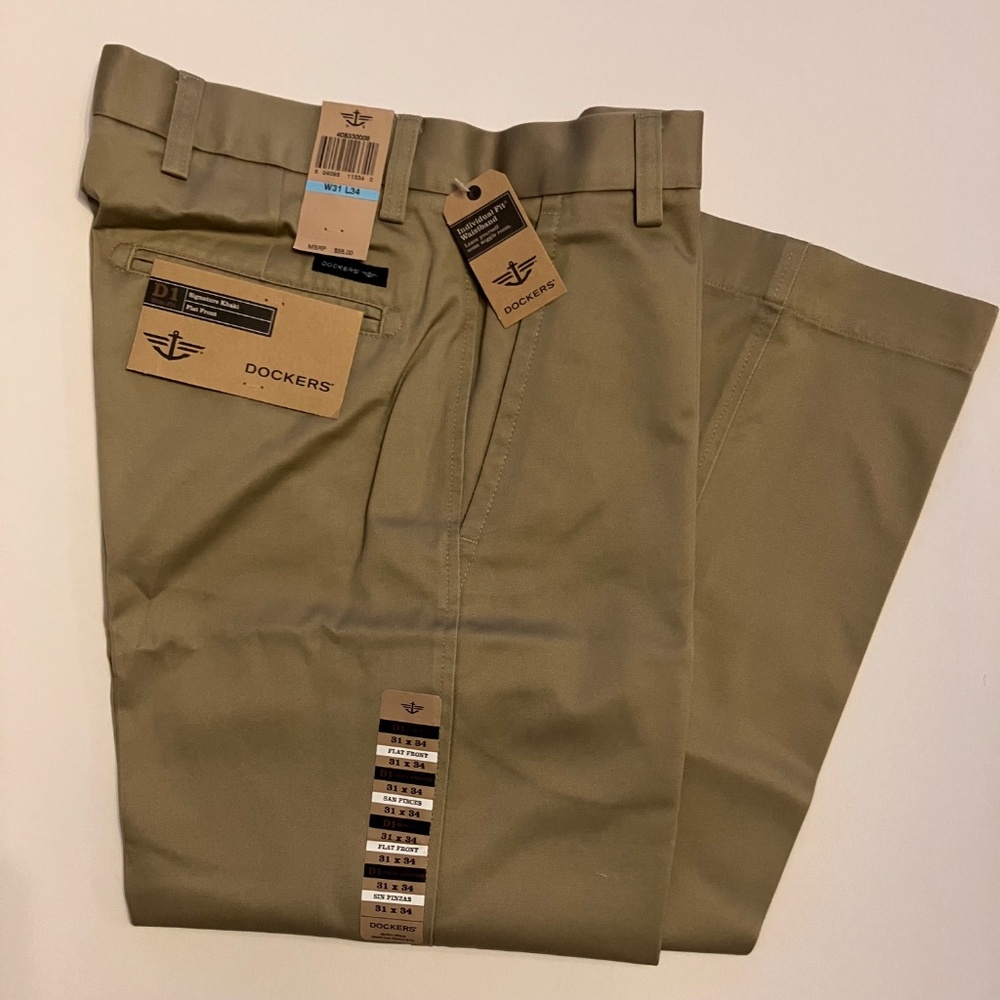 NWT Dockers Signature Khaki D1 Flat-Front Pants size 31x34 100% Cotton